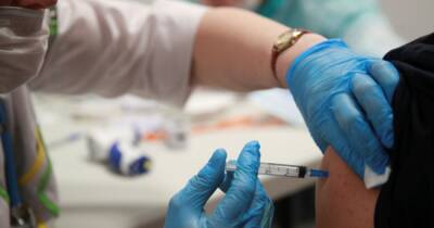 На Кипре получивших одну дозу вакцины приравняют к непривитым - ren.tv - Кипр