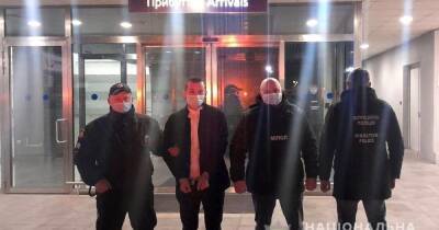 Полиция Кипра экстрадировала украинца, подозреваемого в сутенерстве (ВИДЕО) - dsnews.ua - Кипр - Украина