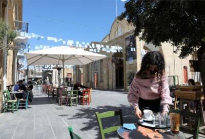 На Кипре начался «локдаун для непривитых». Кто может попасть в рестораны и бары с 15 декабря? - cyprusnews.online - Кипр