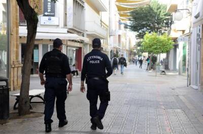 13 граждан оштрафованы за нарушение мер Covid-19 - kiprinform.com - Кипр - Никосия