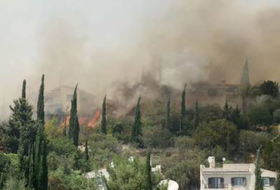 Сильный пожар в деревне Тала: под угрозой десятки вилл - evropakipr.com - Кипр - Никосия - Россия - деревня Тала