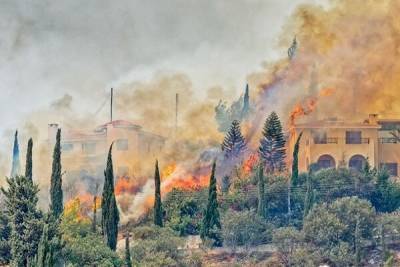 Крупный пожар в деревне под Пафосом. Спасатели эвакуировали местных жителей - cyprusbutterfly.com.cy - Кипр - деревня Тала