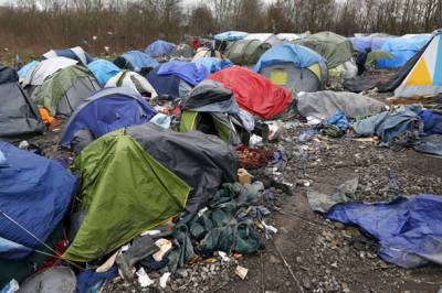 Французская полиция демонтировала сотни домов в лагере для мигрантов в Кале - kiprinform.com - Англия - Евросоюз - Франция