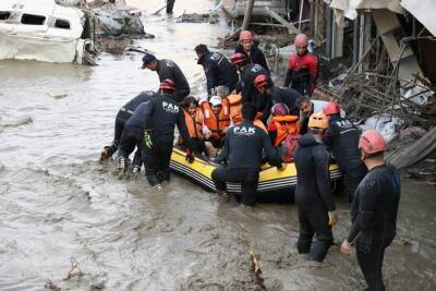 Число погибших в результате наводнения на севере Турции увеличилось до 27 - kiprinform.com - Турция