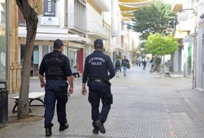 Полиция Ларнаки оштрафовала 21-летнего мужчину с поддельным SafePass на 300 евро - evropakipr.com - Кипр