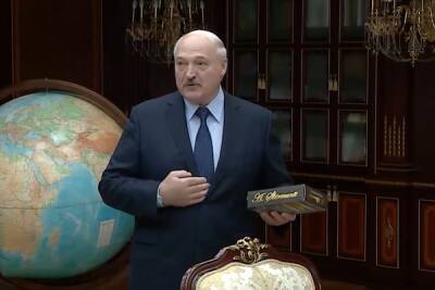 Александр Лукашенко - Лукашенко похвастался, что в Беларуси начали производить свой коньяк - cyprusbutterfly.com.cy - Белоруссия