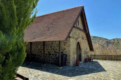 Посмотрите на церковь в Фини - vkcyprus.com - Кипр - деревня Фини