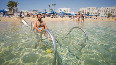 Пляжи Кипра становятся доступны для инвалидов-колясочников - ru.euronews.com - Кипр - Россия - Афганистан