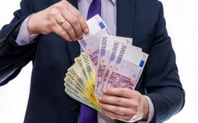 Зарплата чиновников вырастет на 3,2% - vkcyprus.com - Кипр