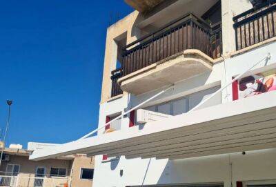 На столики кафе в Никосии упала часть облицовки балкона - russiancyprus.news - Кипр - Никосия