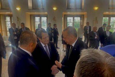 Никос Анастасиадис - Тайип Эрдоган - Президент Кипра кратко побеседовал с Эрдоганом в Праге - cyprusbutterfly.com.cy - Кипр - Турция - Греция - Прага