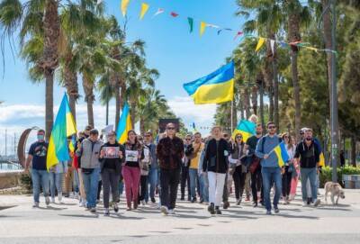 В Лимассоле прошла акция протеста против войны на Украине - cyprusnews.online - Кипр - Россия - Украина - county Swift