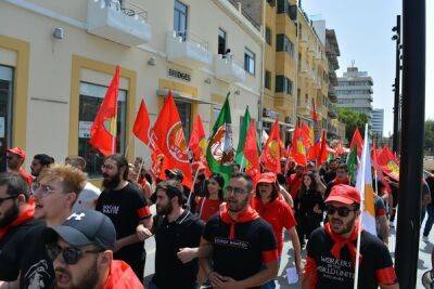 В честь 1 мая кипрские комсомольцы прошли маршем в Никосии, Лимассоле и Ларнаке - cyprusbutterfly.com.cy - Кипр - Никосия