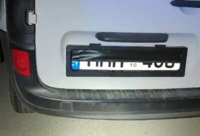 Полиция Кипра конфисковала автомобиль с механизмом, скрывающим номерные знаки. Водителя ждет суд - evropakipr.com - Кипр - Никосия