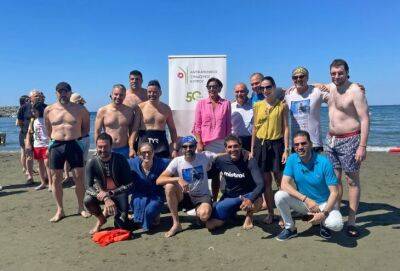 Группа волонтеров из Лимассола проплыла 8 км, чтобы поддержать онкобольных - cyprusnews.online - Кипр