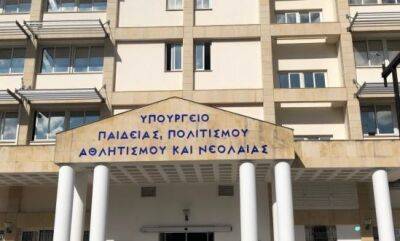 Выпускнику школы не выдали аттестат из-за прически - vkcyprus.com - Кипр