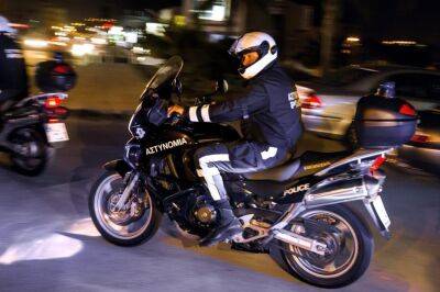 Ночью полицейские на мотоциклах помогли доставить годовалую девочку в Центральную больницу Пафоса - evropakipr.com - Кипр - Пафос - Пафос