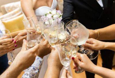 До конца 2022 года на Кипре отпразднуют около 8000 свадеб. Где брать деньги на подарки? - cyprusnews.online - Кипр