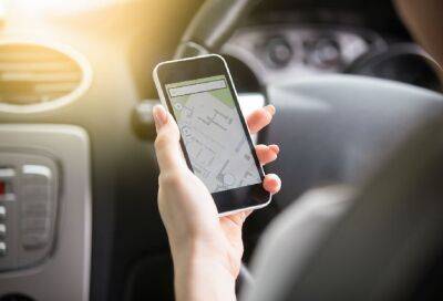 59% водителей на Кипре используют телефоны во время движения - evropakipr.com - Кипр