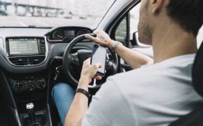 60% водителей за рулем отвлекаются на мобильный - vkcyprus.com - Кипр