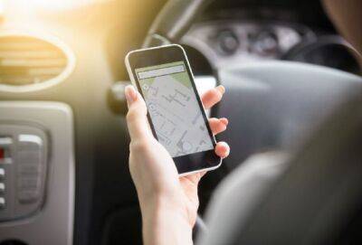 59% водителей на Кипре используют телефоны во время движения - cyprusnews.online - Кипр