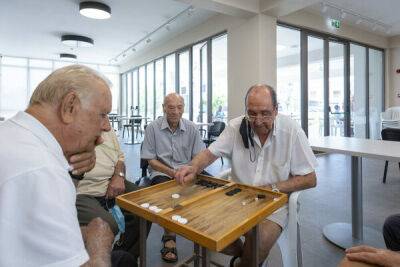 В Лимассоле открылся новый центр активного отдыха для пожилых людей - cyprusbutterfly.com.cy - Кипр - Никосия - Евросоюз