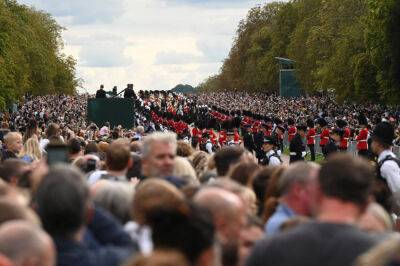 Прощание с королевой: толпы выстроились на улицах Лондона и Виндзора - kiprinform.com - Лондон