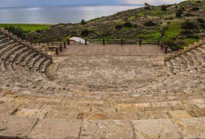 Зрители древнего амфитеатра Куриум были эвакуированы после звонка о заложенной бомбе - cyprusnews.online