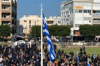 В Лимассоле мемориальная акция в честь генерала Гриваса была прервана массовой дракой фанатов - cyprusbutterfly.com.cy - Кипр