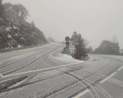 Снег в Троодосе; дороги открыты только для автомобилей 4X4, автомобилей с цепями противоскольжения - kiprinform.com