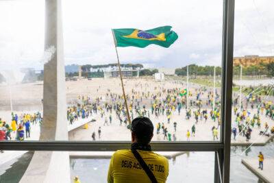 Сторонники Болсонару вторглись в Конгресс и Верховный суд Бразилии - kiprinform.com - Сша - Бразилия - Президент
