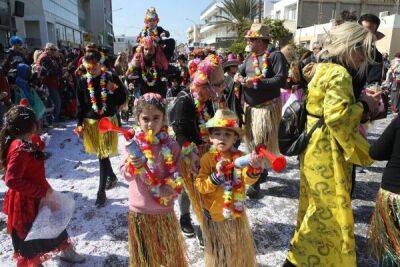 В Лимассоле состоялся детский карнавальный парад - cyprusbutterfly.com.cy