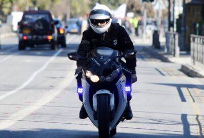 Иоаннис Агиос - Мотоциклист с пистолетом спровоцировал две аварии в Лимассоле и в итоге убежал от полиции - russiancyprus.news - Кипр