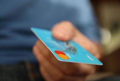 Полиция разыскивает 64-летнего мужчину. За мошенничество с оплатой кредитной картой в магазинах Лимассола - russiancyprus.news - Кипр