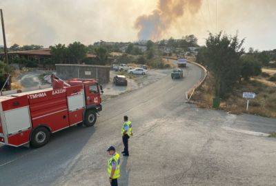 Пожарные Кипра сражаются с огнем в треугольнике Хирокития — Вавла — Тохни - evropakipr.com - Кипр - Никосия - деревня Вавла