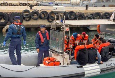 На Кипр прибыли два катера с 39 мигрантами из Сирии - russiancyprus.news - Кипр - Никосия - Сирия - деревня Коккинотримитие