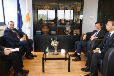 Костас Кумис - Кипр и Китай обсудили сотрудничество в сфере туризма - cyprusbutterfly.com.cy - Кипр - Китай