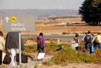 В аэропорту Пафоса арестован пассажир, прилетевший с 400 000 евро - russiancyprus.news - Кипр - Вена