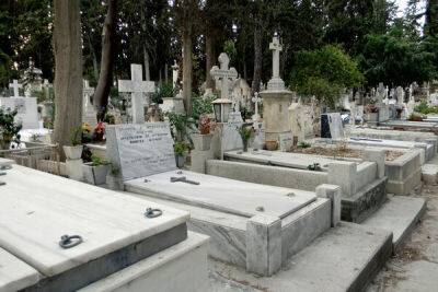 Киприоты начали продавать места на кладбище - cyprusbutterfly.com.cy - Кипр - Лимассол