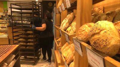 Макис Керавнос - Кипр временно отменяет НДС на базовые продукты питания - ru.euronews.com - Кипр