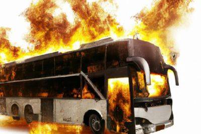 В Никосии дотла сгорело четыре автобуса - cyprusbutterfly.com.cy - Никосия