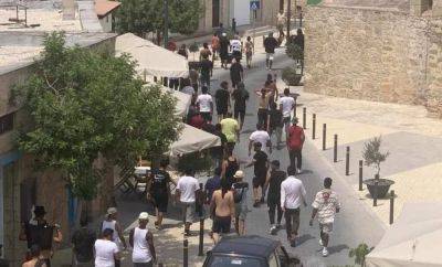 Николас Лиасидис - Иностранцы напали на полицейских в Хлораке - kiprinform.com - Кипр