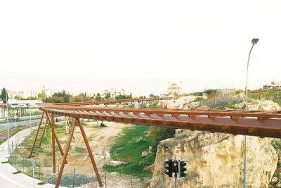 Пешеходный мост в Пафосе пользует﻿ся﻿ большой популярно﻿стью у туристов - cyprusbutterfly.com.cy - Иордания - Греция - Франция