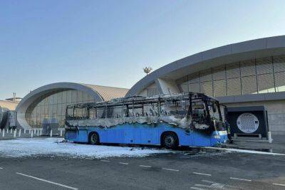 Андреас Кеттис - В порту Лимассола полностью выгорел пассажирский автобус - cyprusbutterfly.com.cy - Лимассол