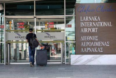 Михалис Николау - В аэропорту Ларнаки задержан пассажир, внесенный в стоп-лист на выезд из страны - evropakipr.com - Кипр - Греция - Пафос