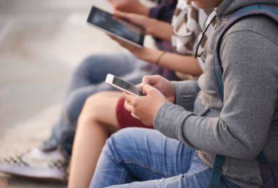Павлос Милонас - Парламент Кипра отложил до осени голосование по поводу запрета мобильных телефонов в школах - russiancyprus.news - Кипр
