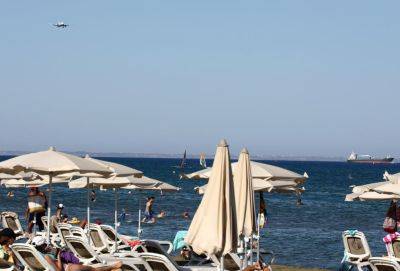 Летом 2024 года на пляже Финикудес в Ларнаке зафиксирован всплеск краж сумок и мобильных телефонов - evropakipr.com - Кипр