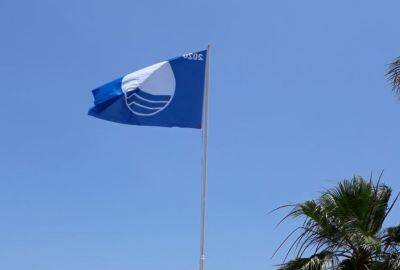Яннис Армефтис - Разгневанные купальщики спустили «Голубой флаг» на пляже в центре Лимассола - evropakipr.com - Кипр