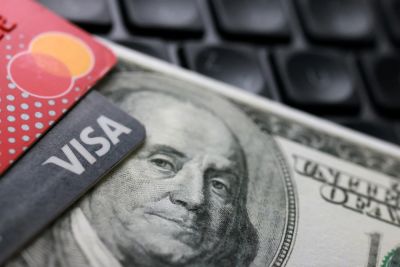 Си Цзиньпин - Дональд Трамп - Доллар упал после угроз Трампа повысить тарифы против Китая, рынки встревожены торговой войной - kiprinform.com - Сша - Вашингтон - Китай - Япония - Президент