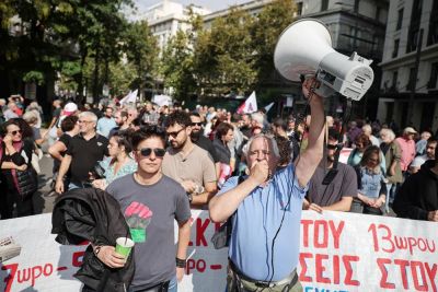 Греция охвачена забастовками против трудовых реформ и 13-часового рабочего дня - kiprinform.com - Греция - Афины